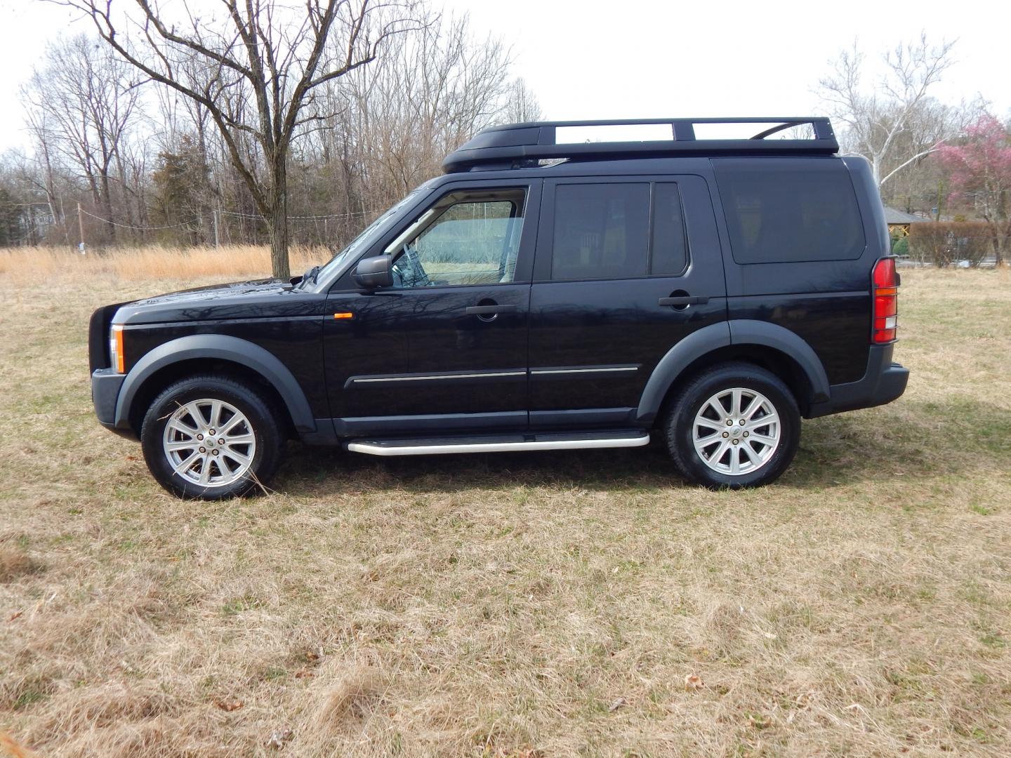 2008 Black /TAN LEATHER Land Rover LR3 SE (SALAE25408A) with an 4.4L V8 engine, Automatic transmission, located at 6528 Lower York Road, New Hope, PA, 18938, (215) 862-9555, 40.358707, -74.977882 - Here is a well cared for, One Owner 2008 Land Rover LR III. Features include all wheel drive, 4.4 Liter V8 engine runs great, automatic transmission, tilt wheel, cruise control, dual power sunroofs, dual power seats, wood grain, rear wiper, power windows/locks/mirrors, heated seats in the front an - Photo#1